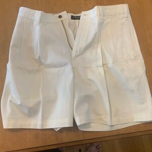NWT Dockers Men’s White Khaki Shorts size 36